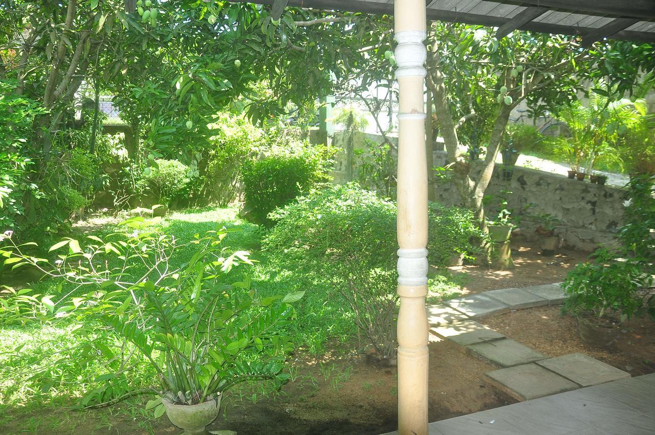 Nisadi Villa Bentota Esterno foto